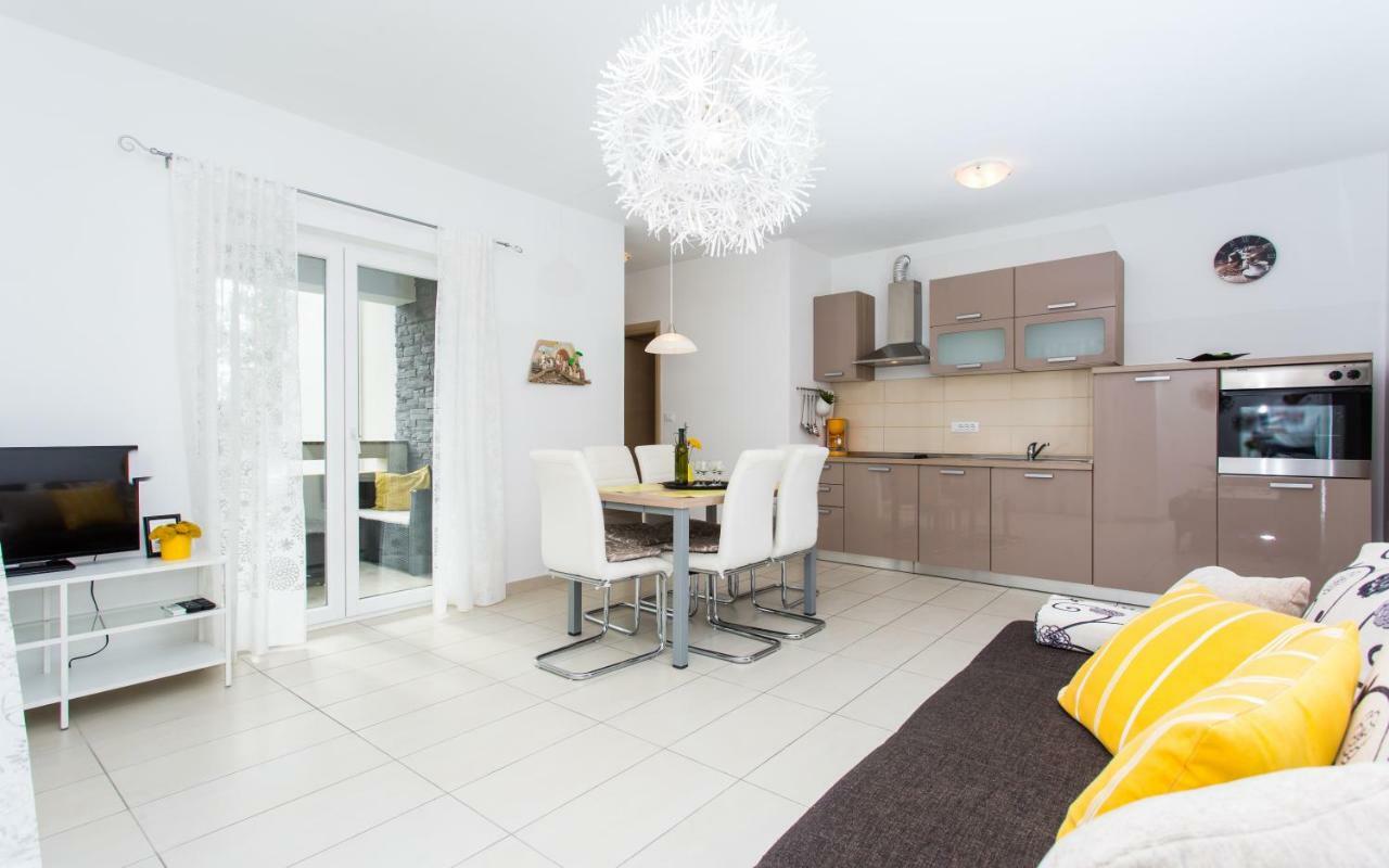 Apartments Matea I Baska  Exterior photo